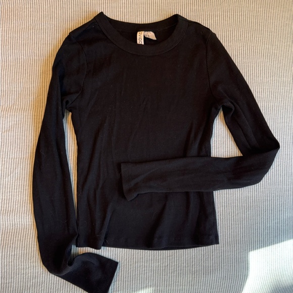 Divided Tops - Divided Black Ribbed Crew Neck Long Sleeve Top
